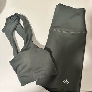 Alo Yoga Airlift Set (5 inch Energy Short and Racerback Sports Bra)